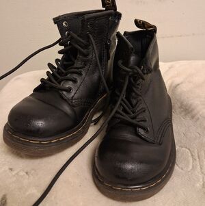 Kids Dr Martens Air Walk Black Boots Size 9, 7 Ins Inside